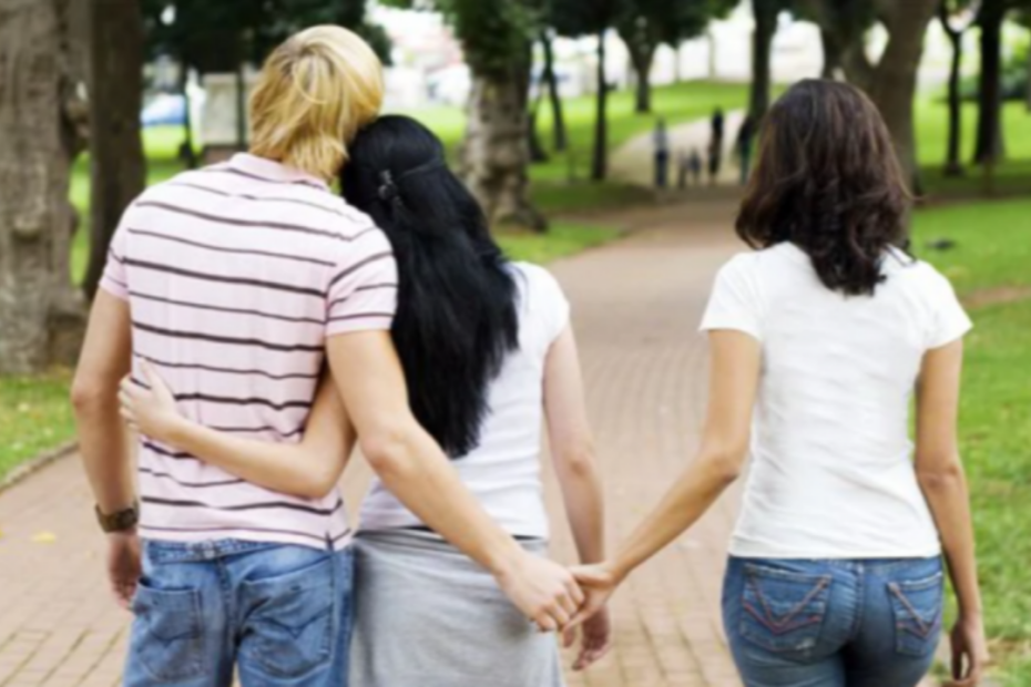 homme en couple attiré par femme